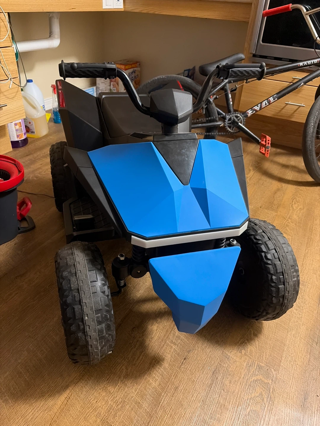 Cyber v-12 for ages 5 to 7