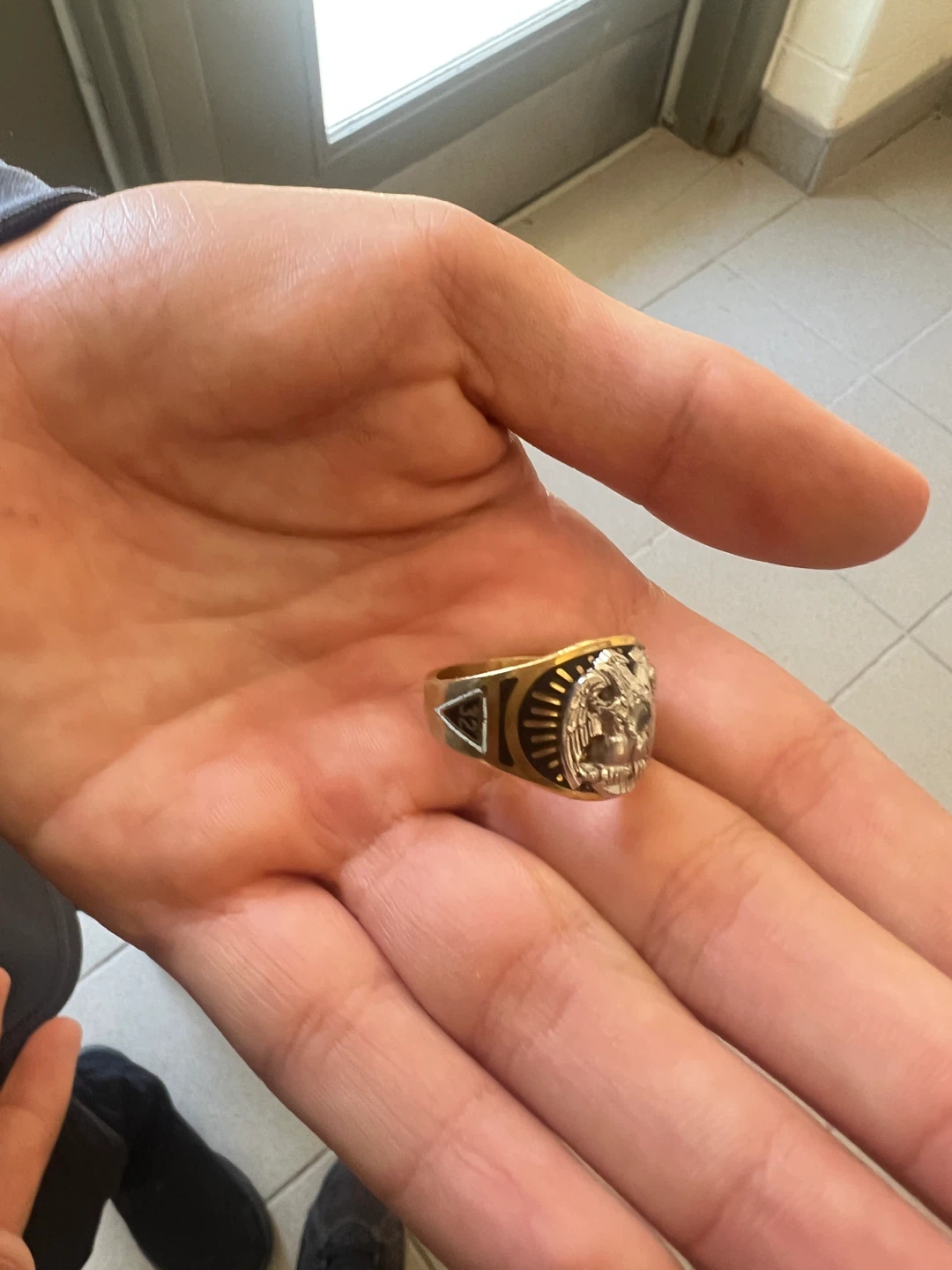 Gold Tone Eagle Crest Ring - photo 2