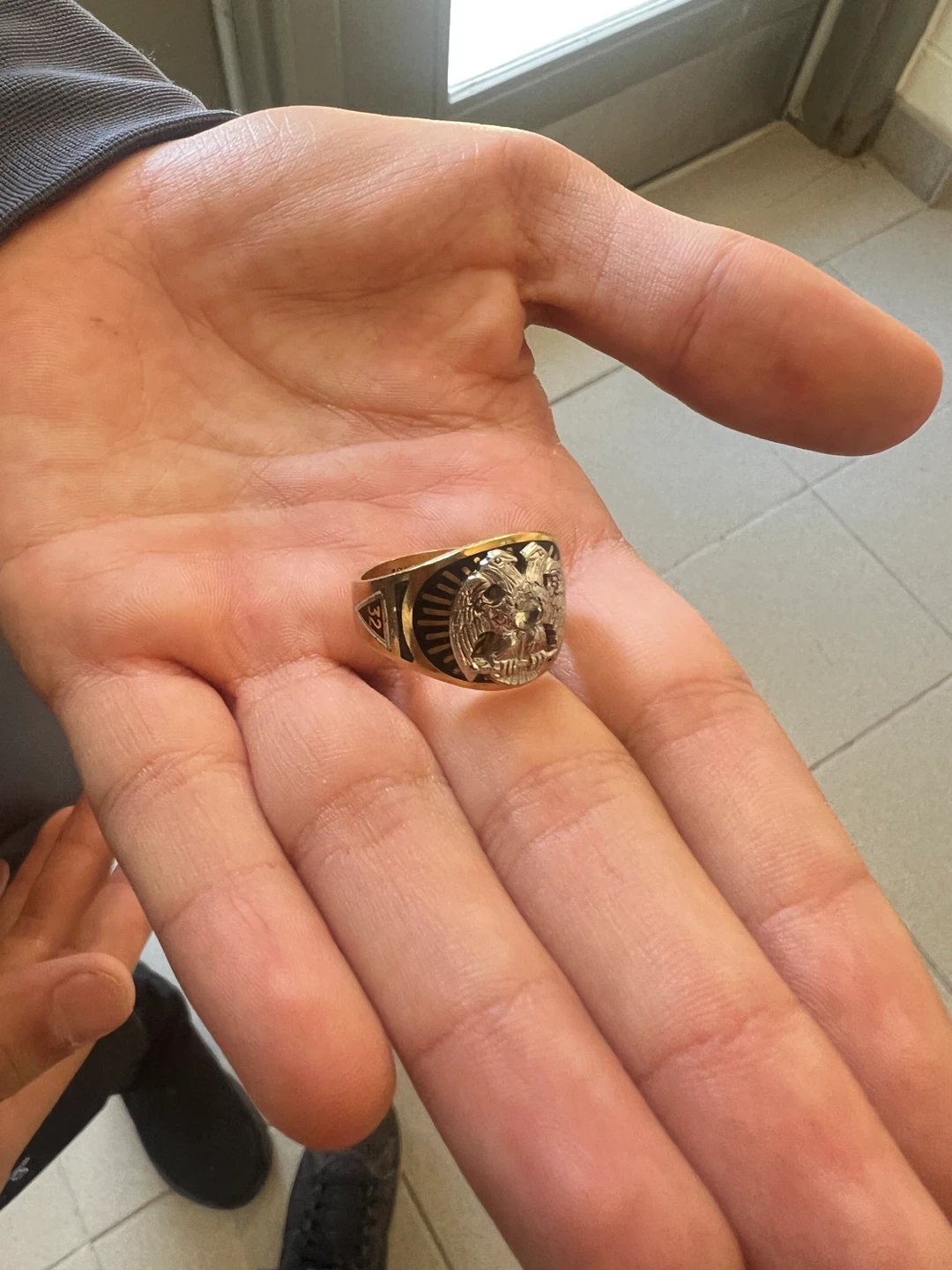 Gold Tone Eagle Crest Ring - photo 4