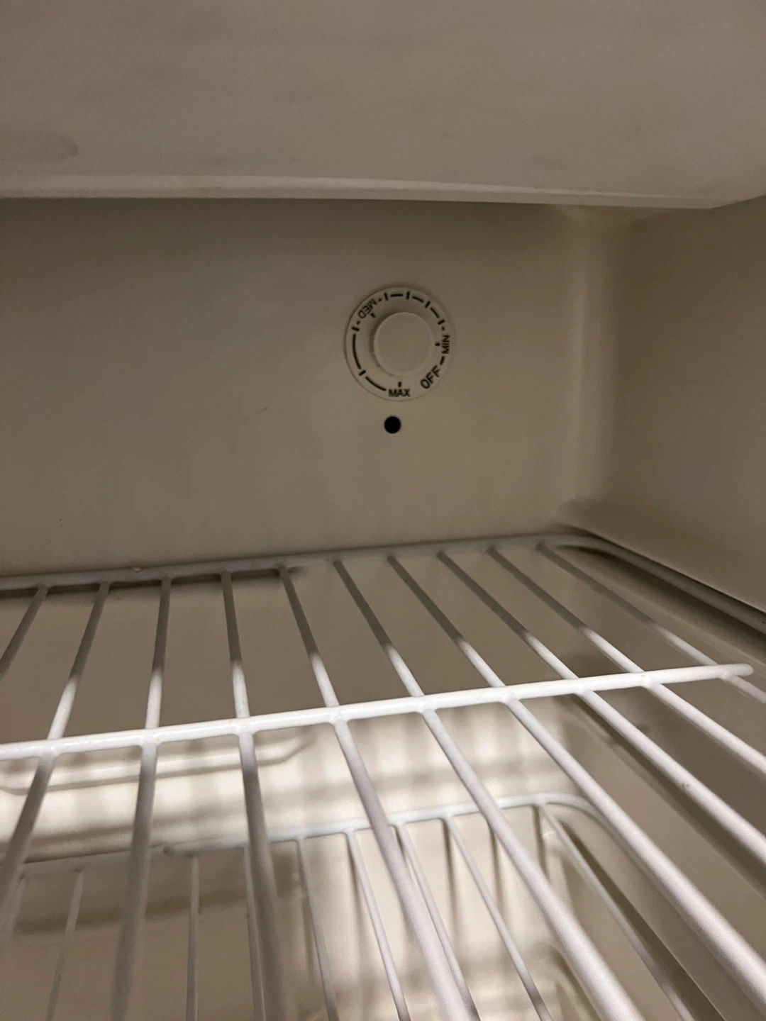 Sanyo Compact Refrigerator - photo 3