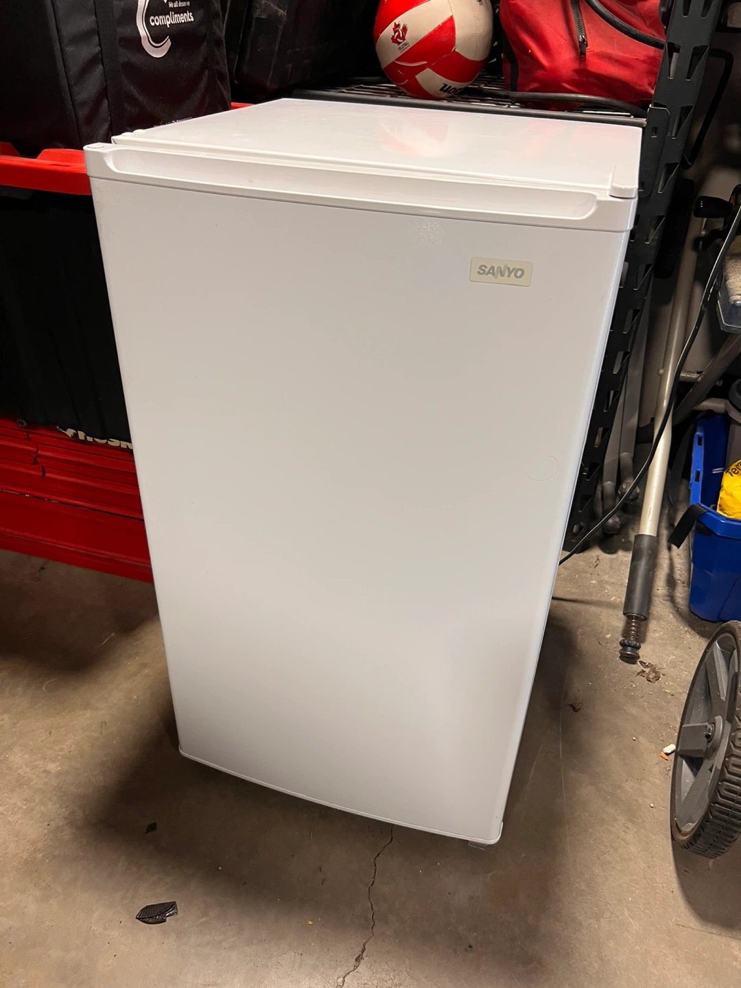 Sanyo Compact Refrigerator
