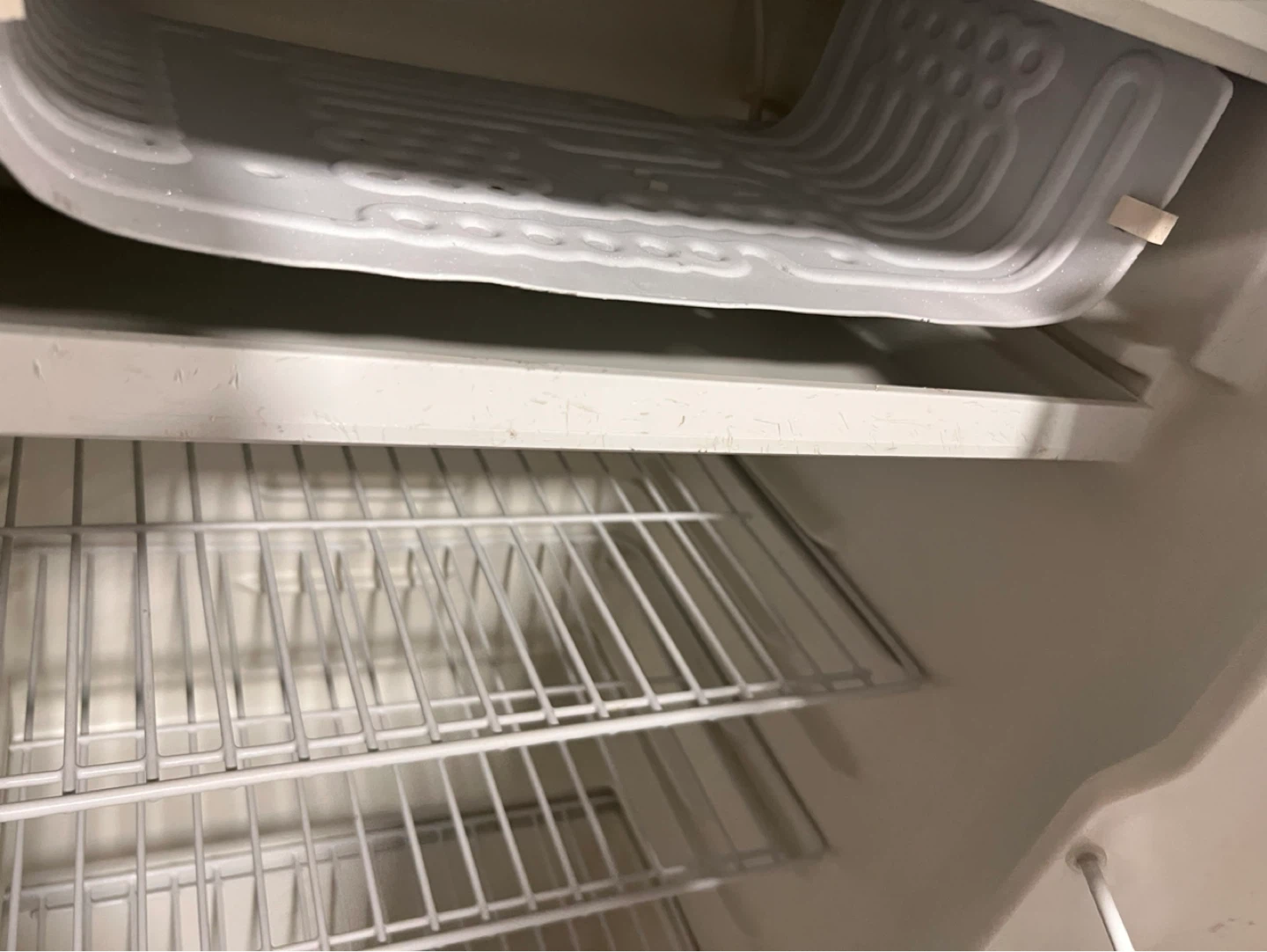 Sanyo Compact Refrigerator - photo 4