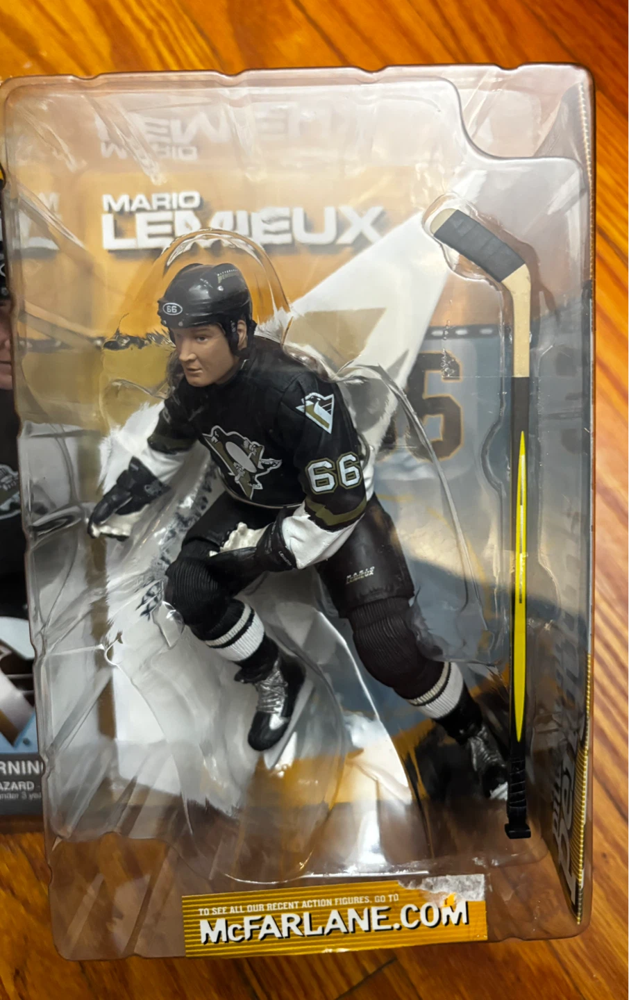 McFarlane NHL Sports - Series 2 Mario Lemieux figure - photo 2