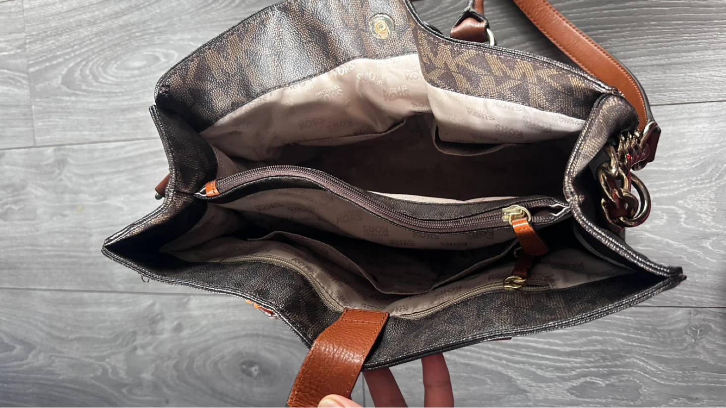 Michael Kors Monogram Tote Bag - photo 3