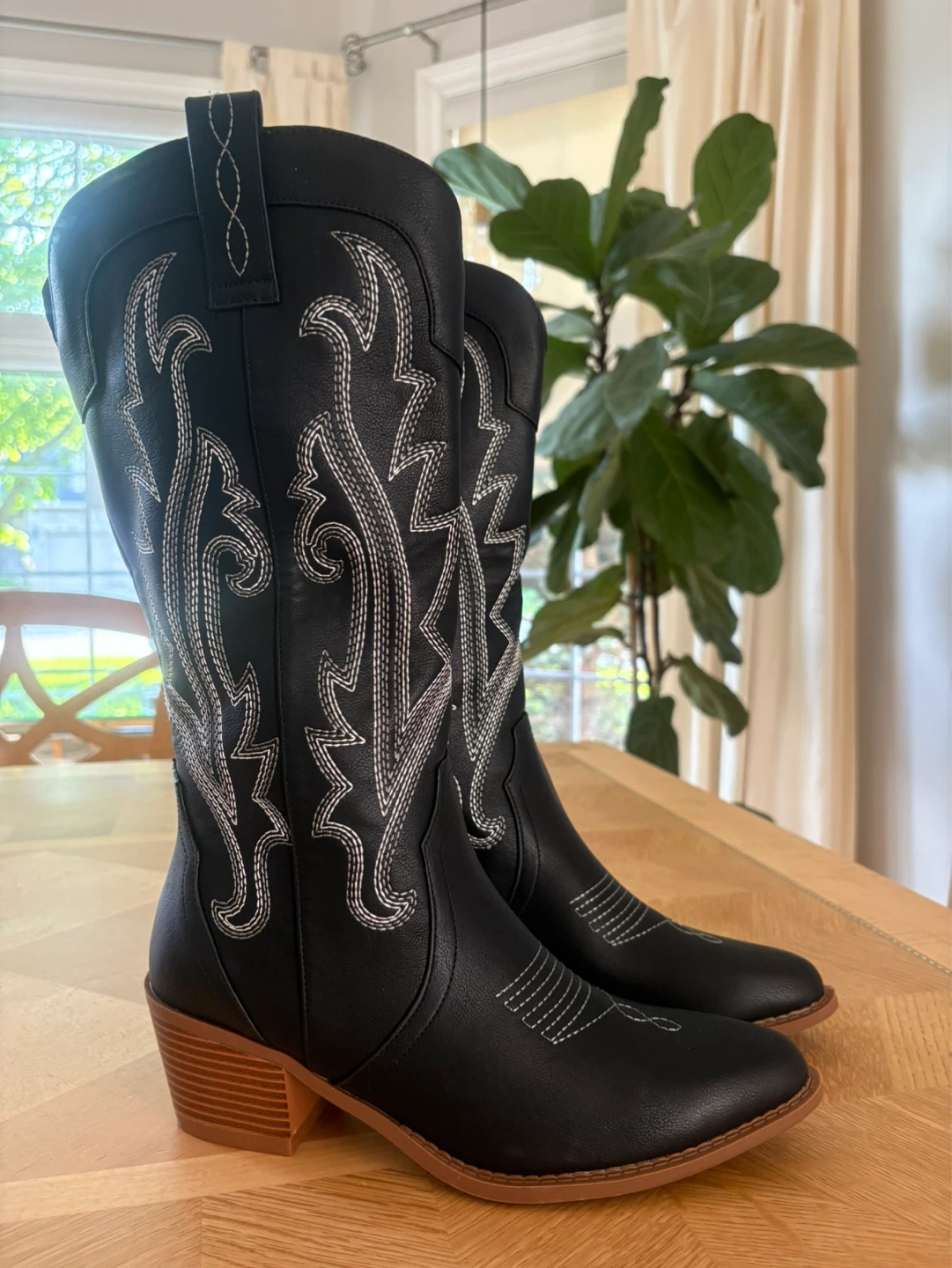 Black Cowboy Boots with White Stitching - Size 8 -New ✨