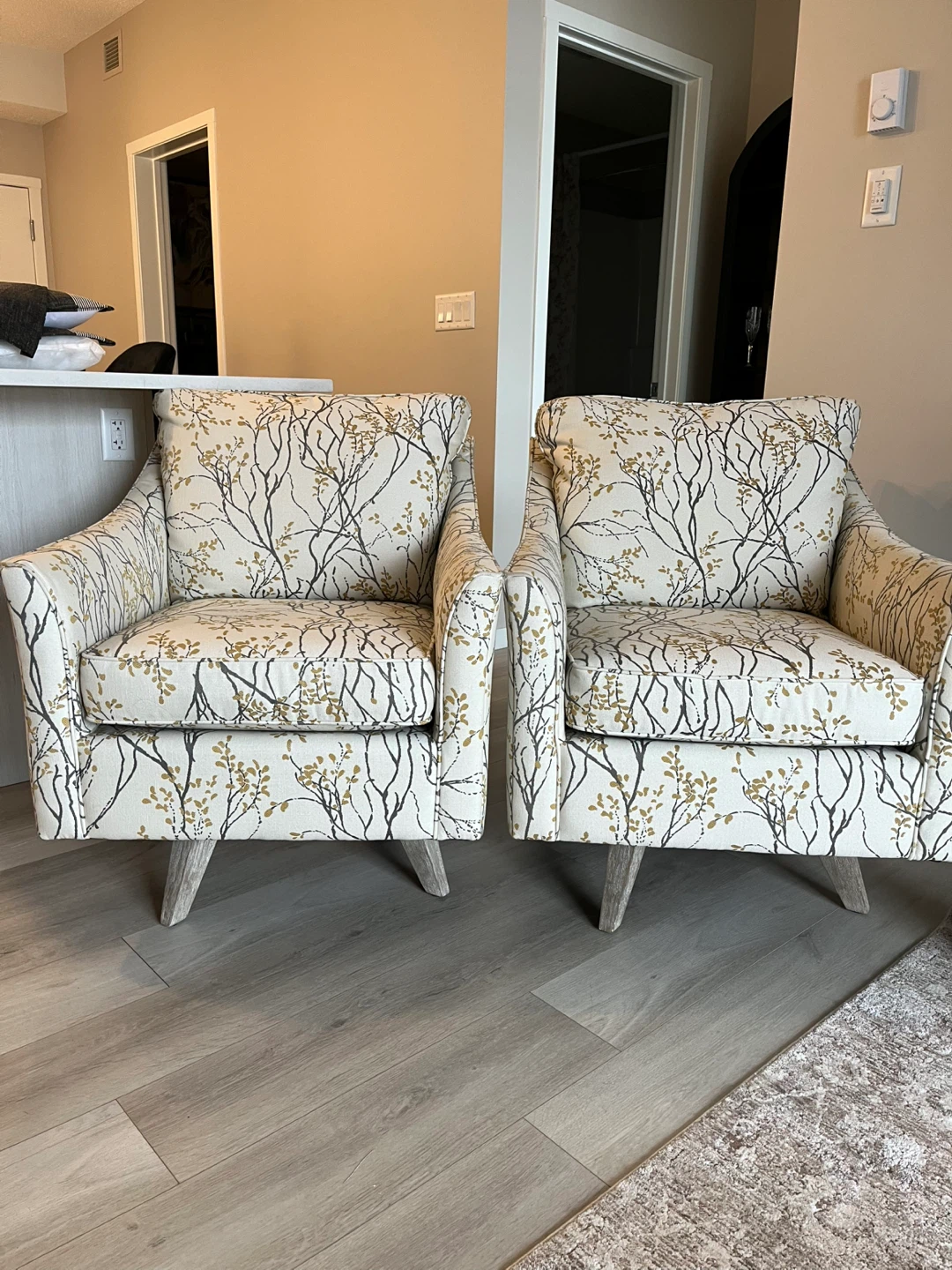 Pair of accent chairs - photo 4