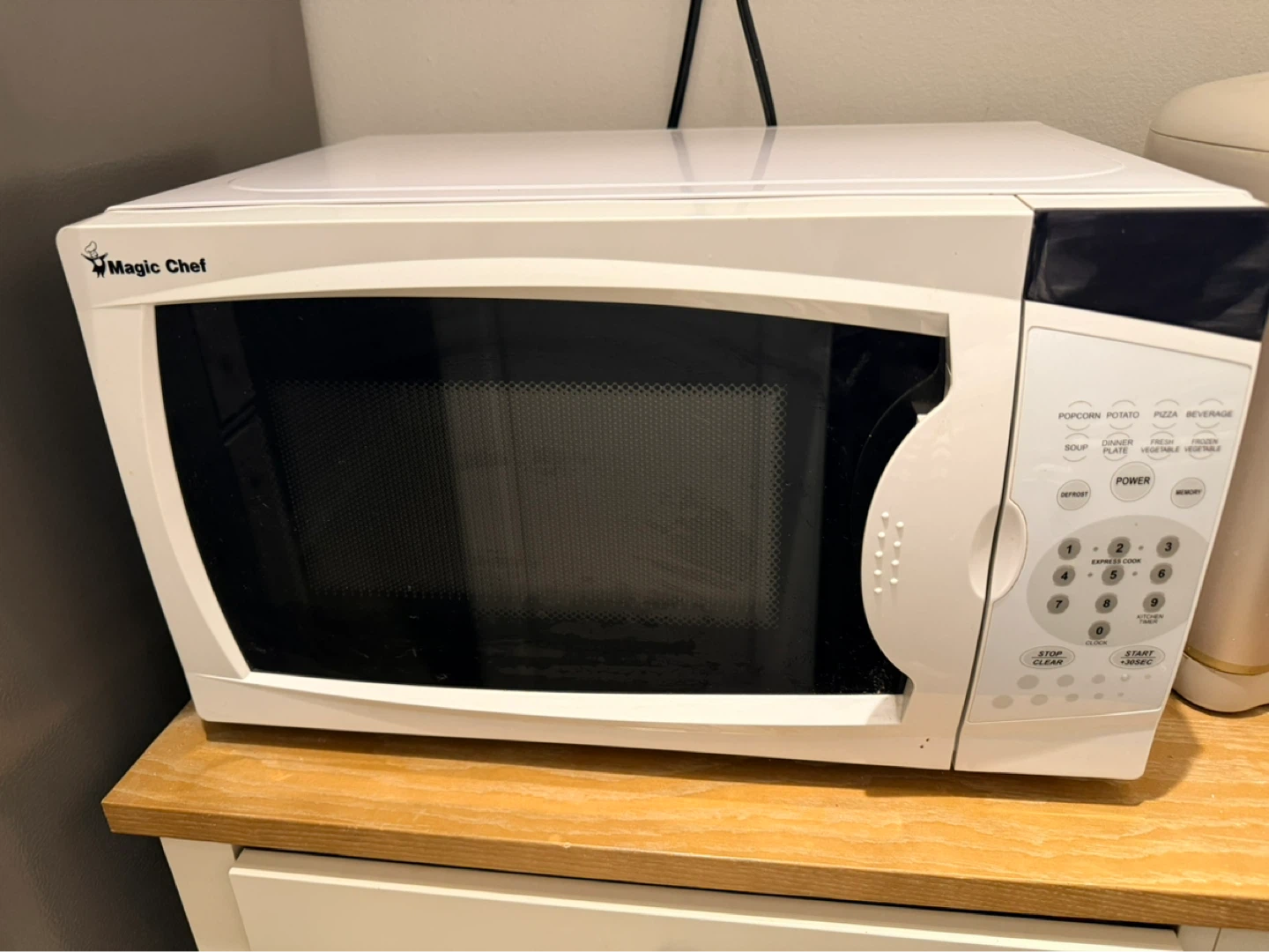Microwave- Magic Chef