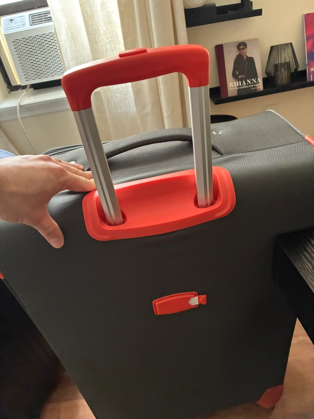 New ! SANZHENG Dark Grey Large Rolling Suitcase with Red Accents - photo 2