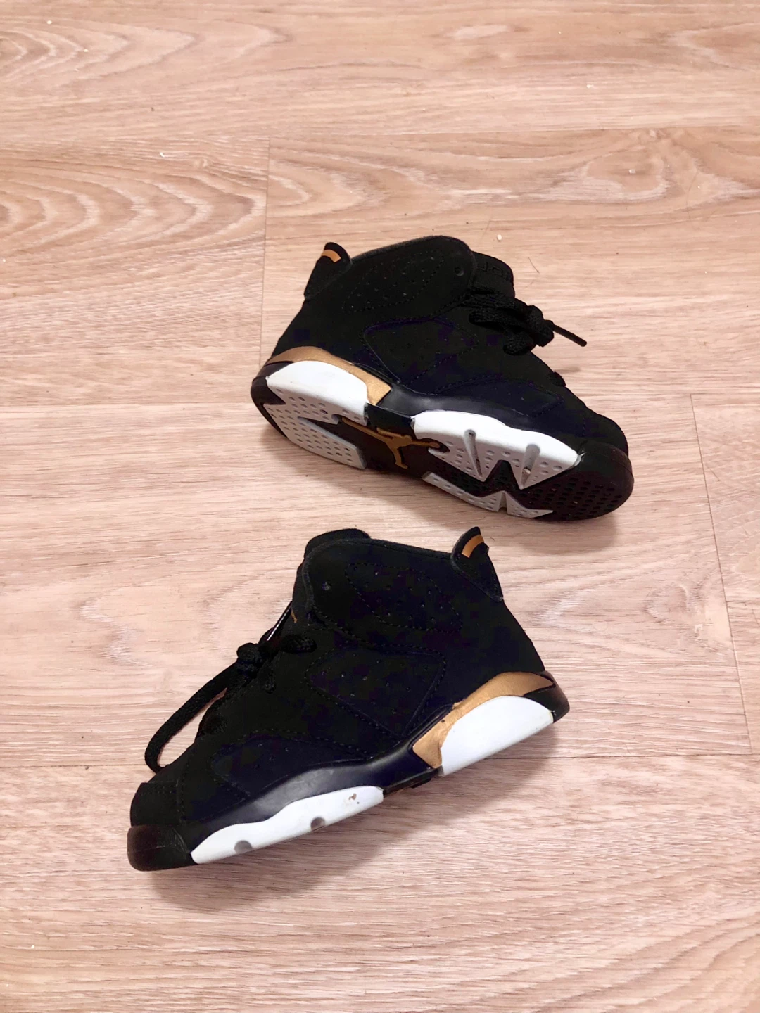 Air Jordan 6 Toddler Shoes - photo 2