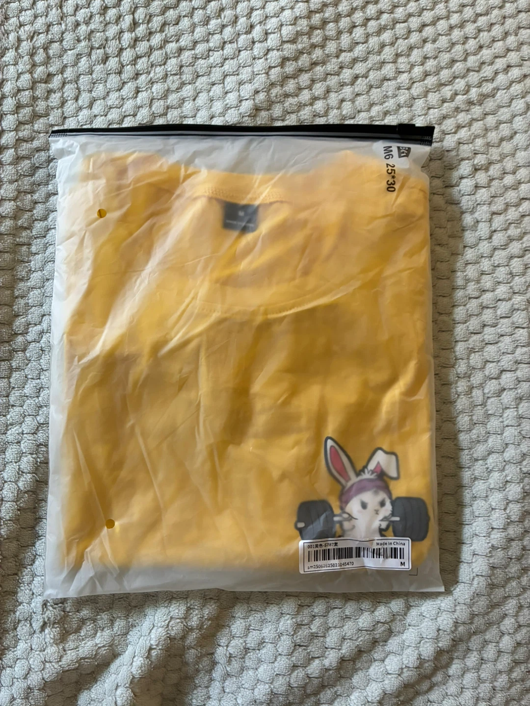 Bunny gym print t-shirt, size M - photo 2