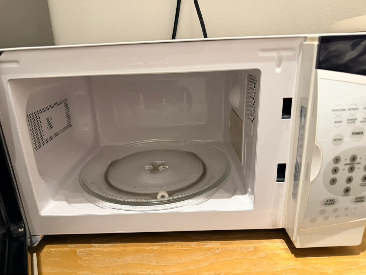 Microwave- Magic Chef - photo 5