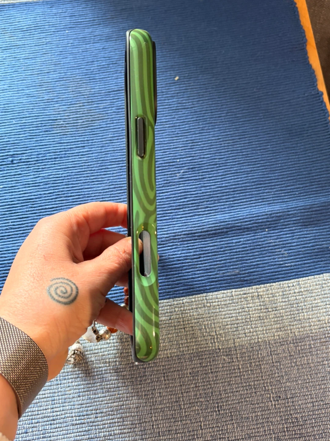 Green Wave Pattern iPhone Case 16 Pro Max - photo 3
