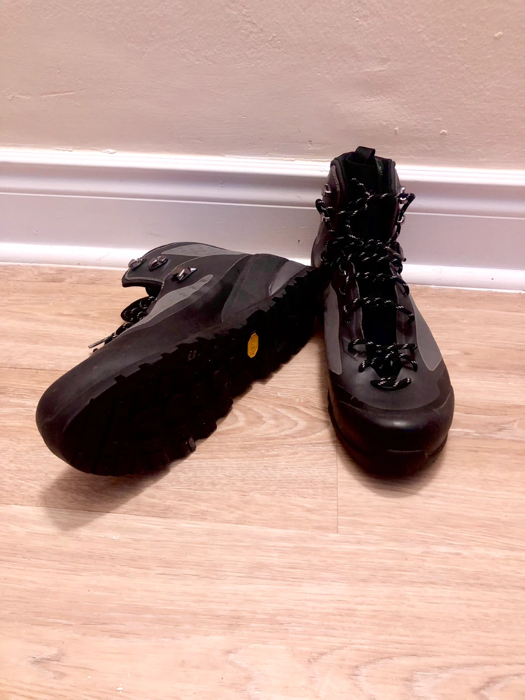 Arc'teryx Bora Mid GTX Hiking Boots - photo 2