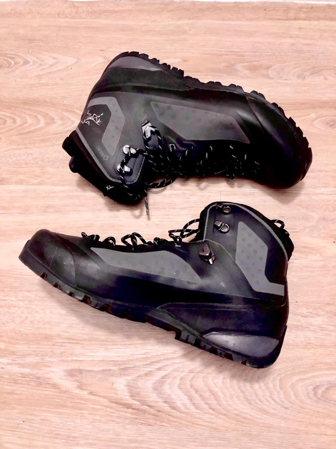 Arc'teryx Bora Mid GTX Hiking Boots