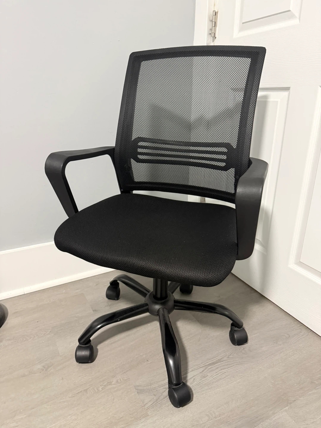 IKEA MICKE Desk and Office chair - photo 3