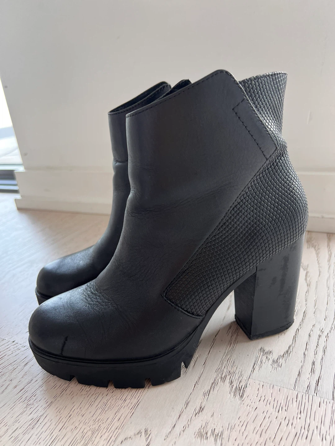 Marco Tozzi Black Leather Ankle Boots, 37 EU