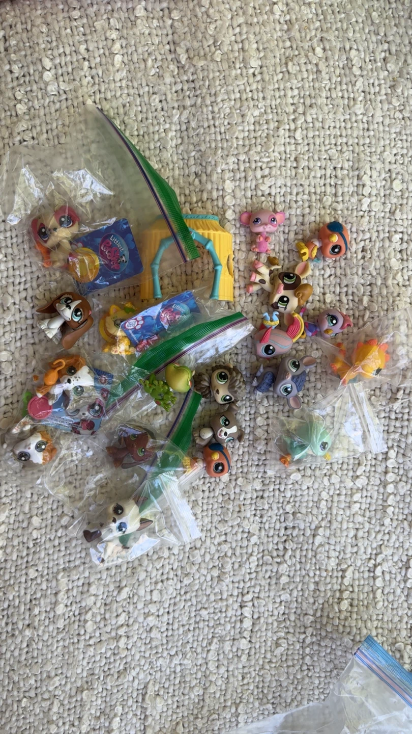 Littlest Pet Shop LPS Bundle Batch Figurines