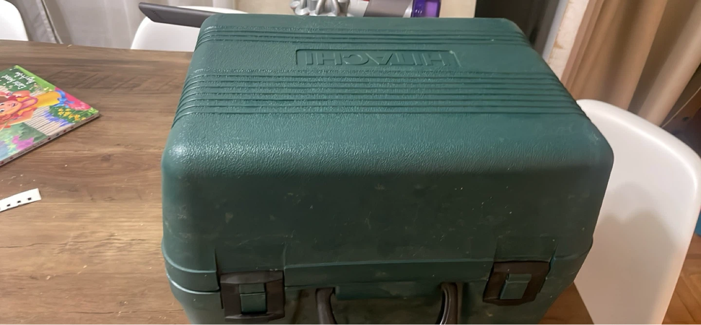 Hitachi C7SB2 Circular Saw with Case - photo 5