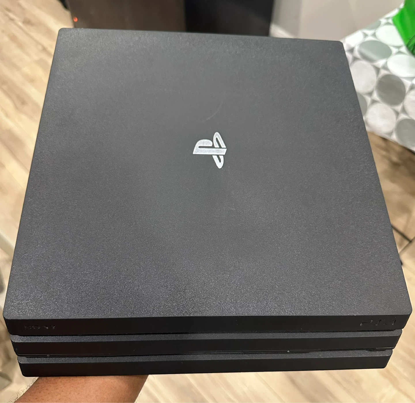 Ps4 Pro 1TB with 2 games - photo 2