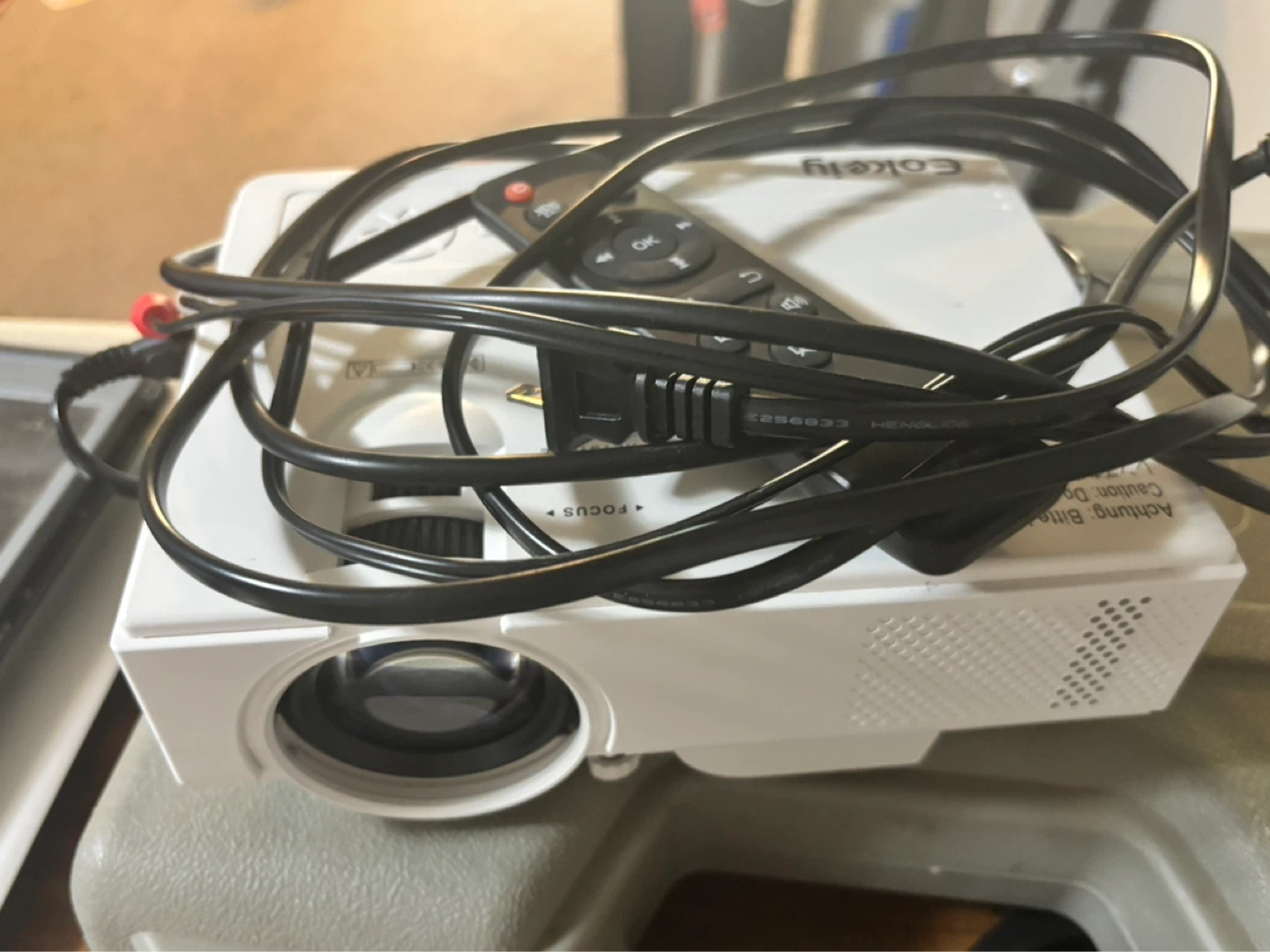 Eokely Projector with Remote - photo 2