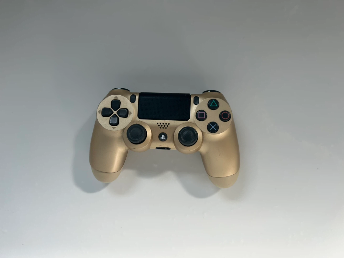 PlayStation 4 controllers - photo 2