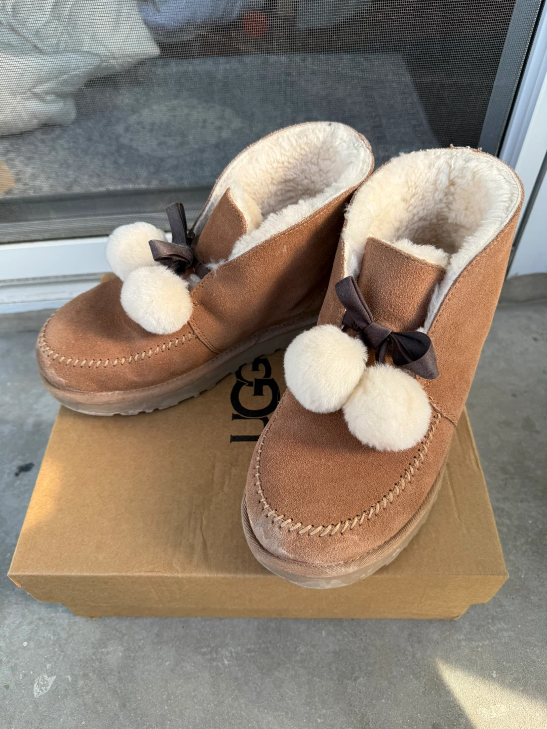 Ugg Brown Suede Pom Pom Boots Size 9 - photo 3