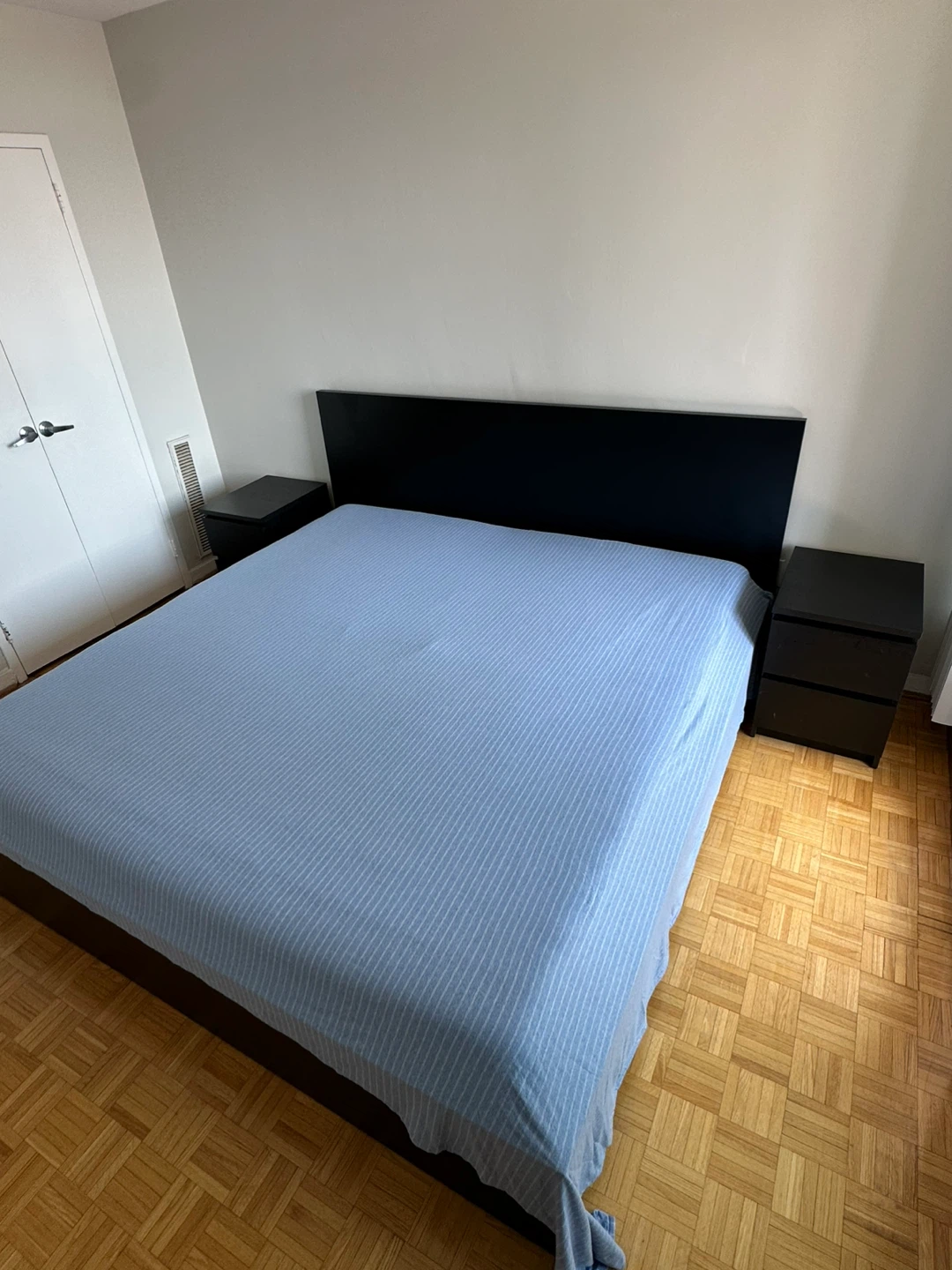 Black king Bed Frame with 2 side tables - photo 4