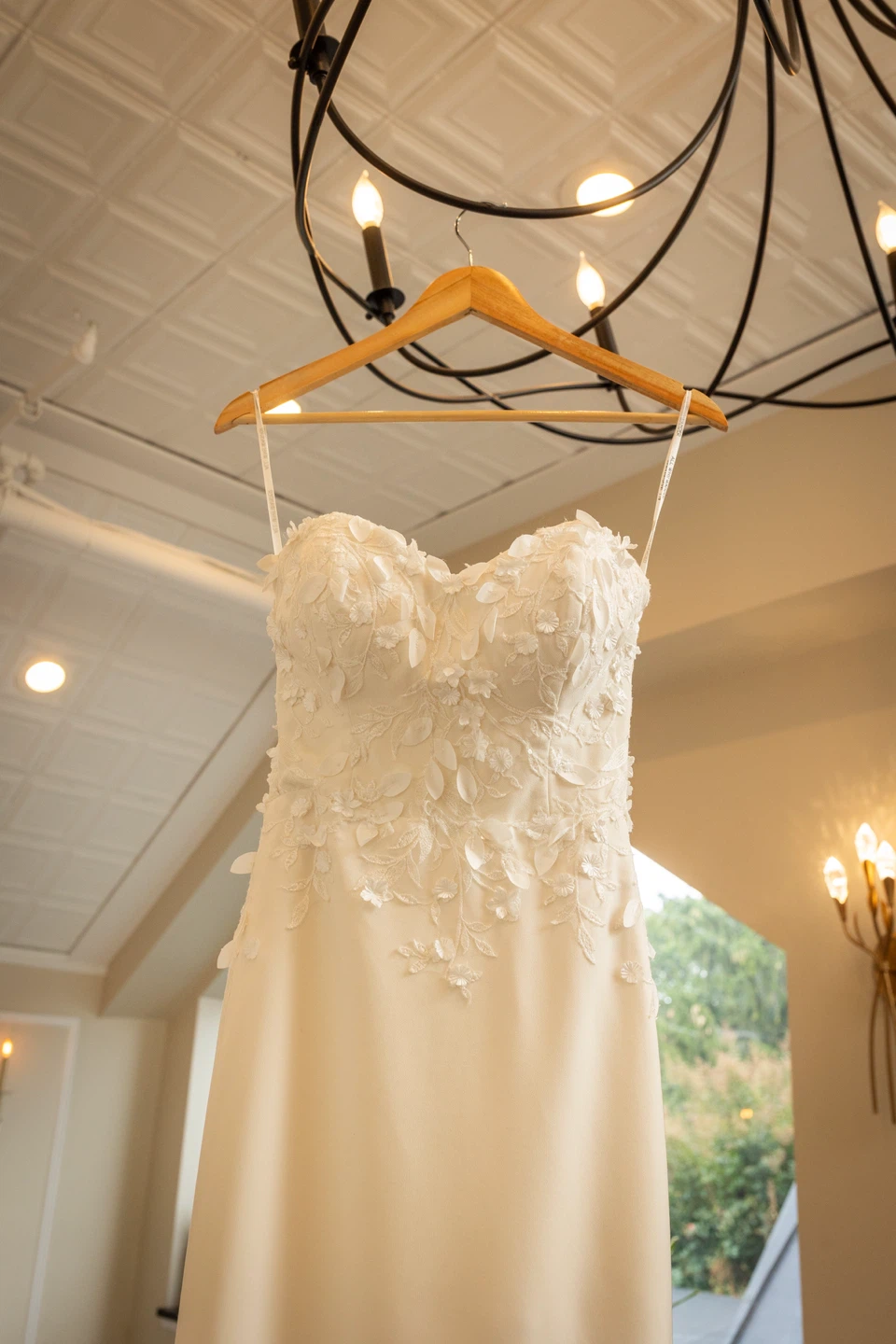 Wedding dress - photo 3