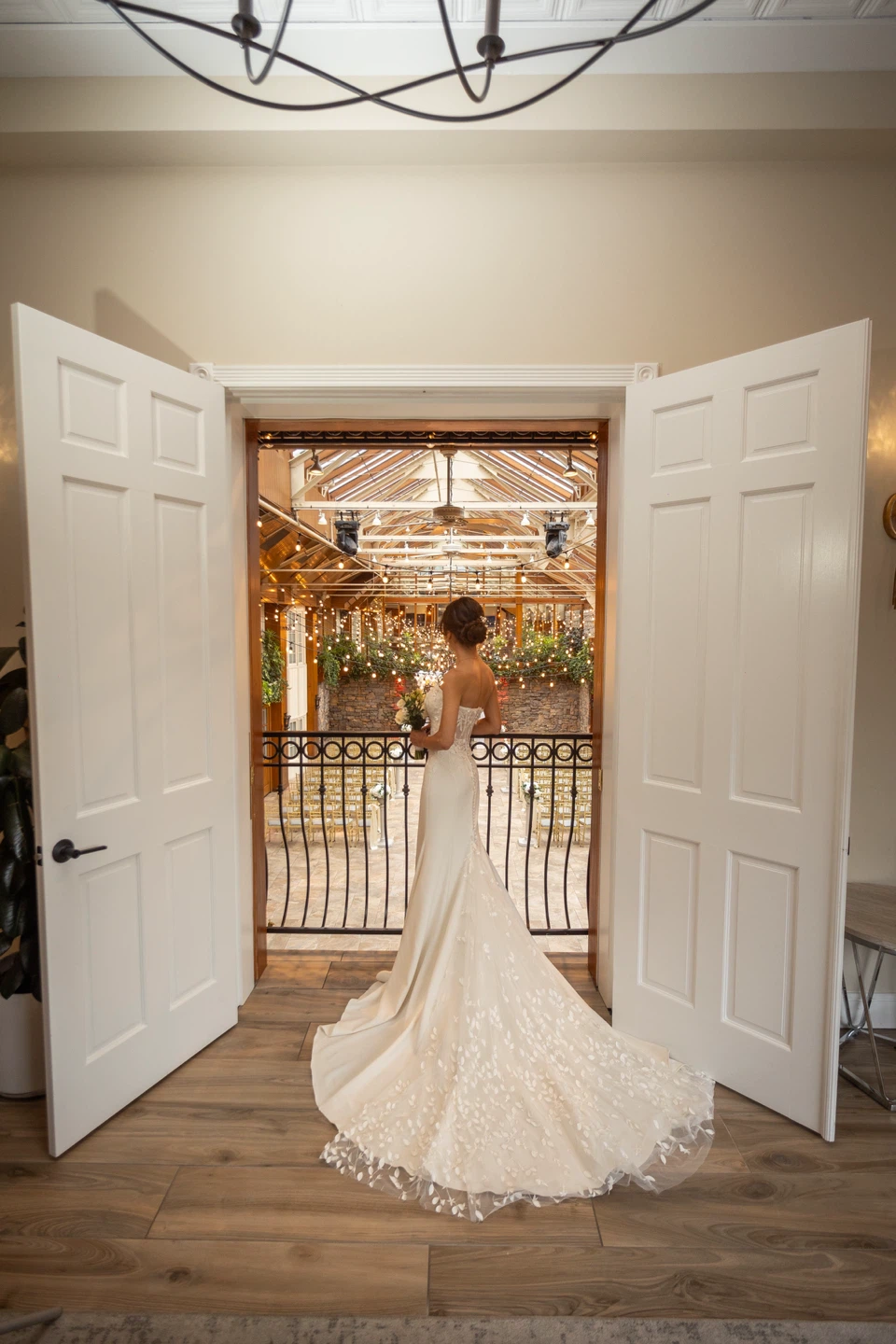 Wedding dress - photo 4