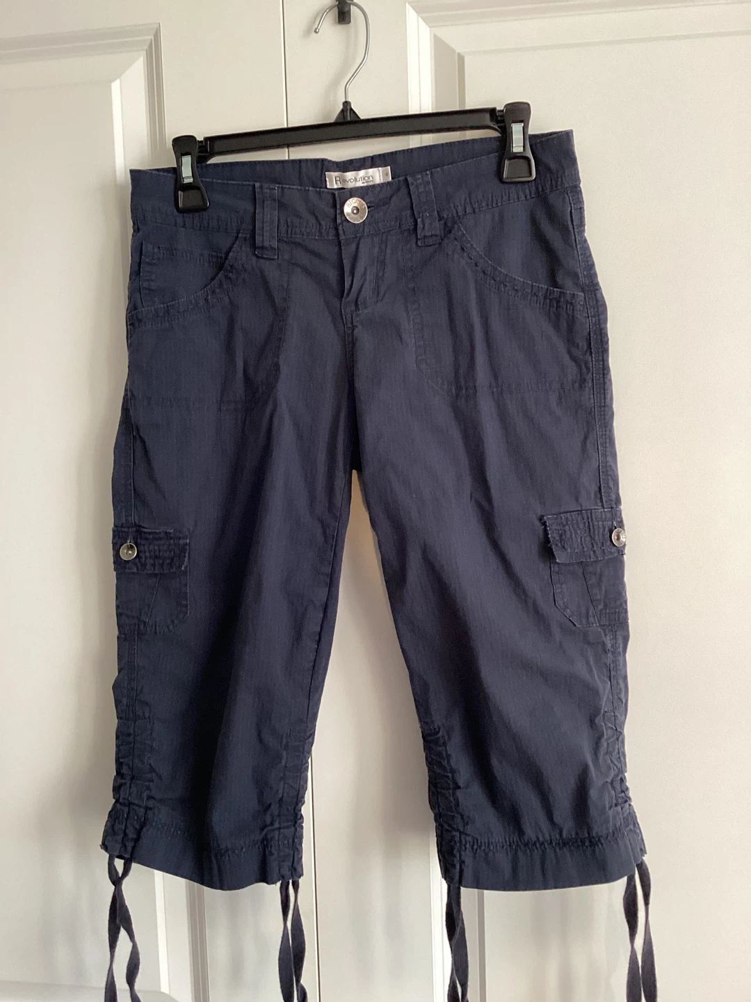 REVOLUTION BY RICKI’S NAVY CARGO CAPRI