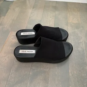 Steve Madden Black Platform Slide Sandals