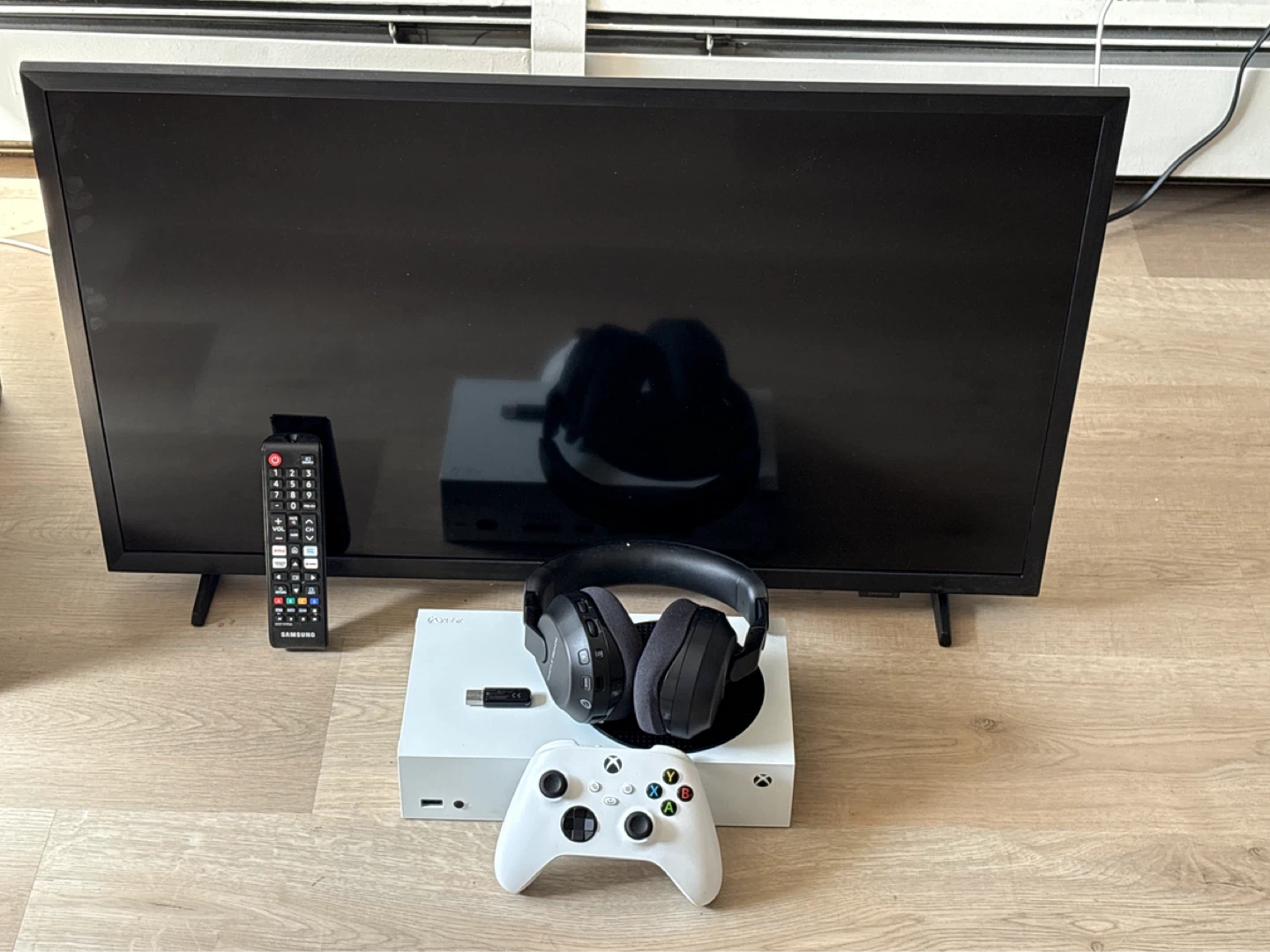 Xbox Series S Console Bundle with Controller and Accessories - photo 2