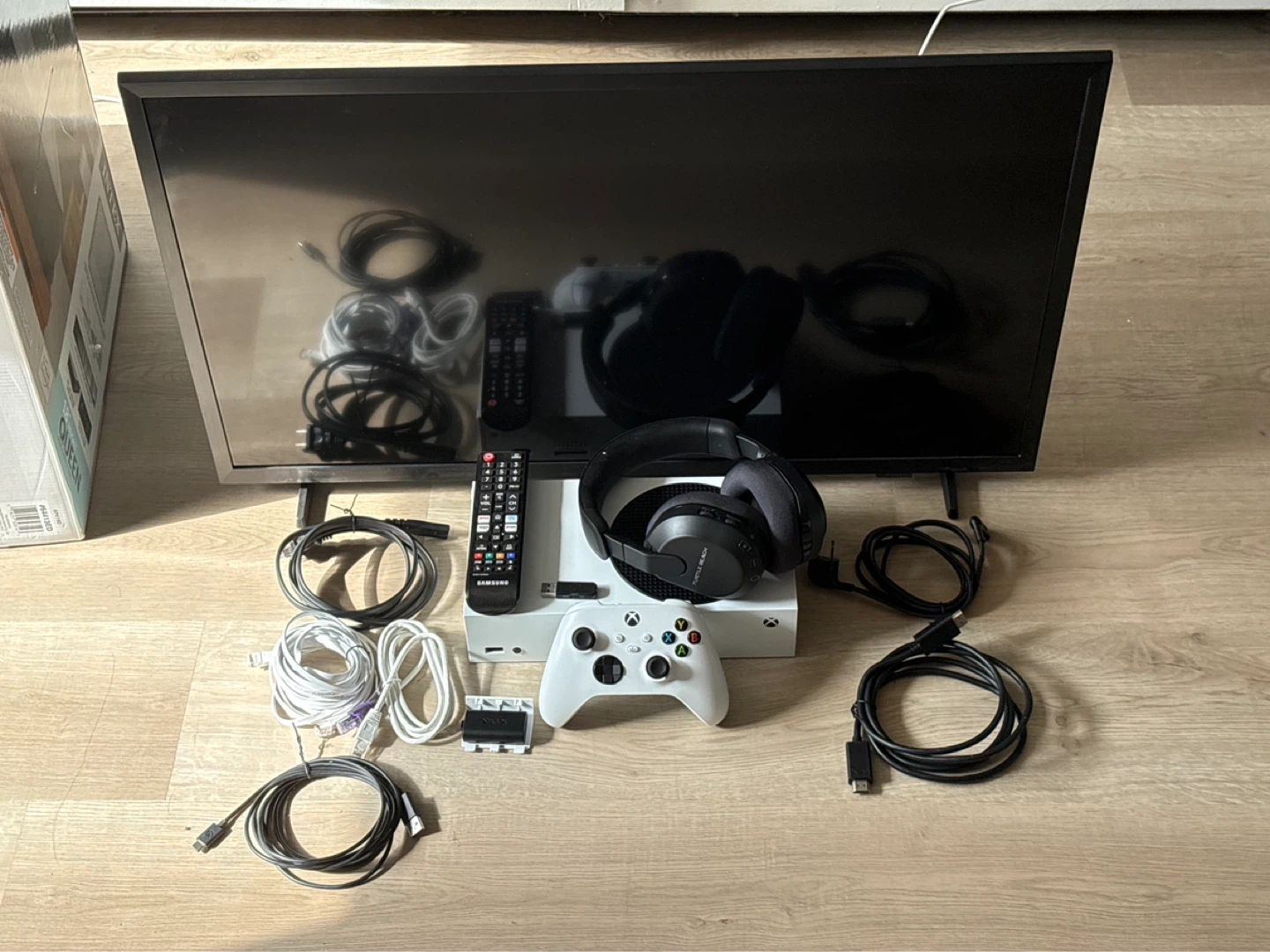 Xbox Series S Console Bundle with Controller and Accessories - photo 3