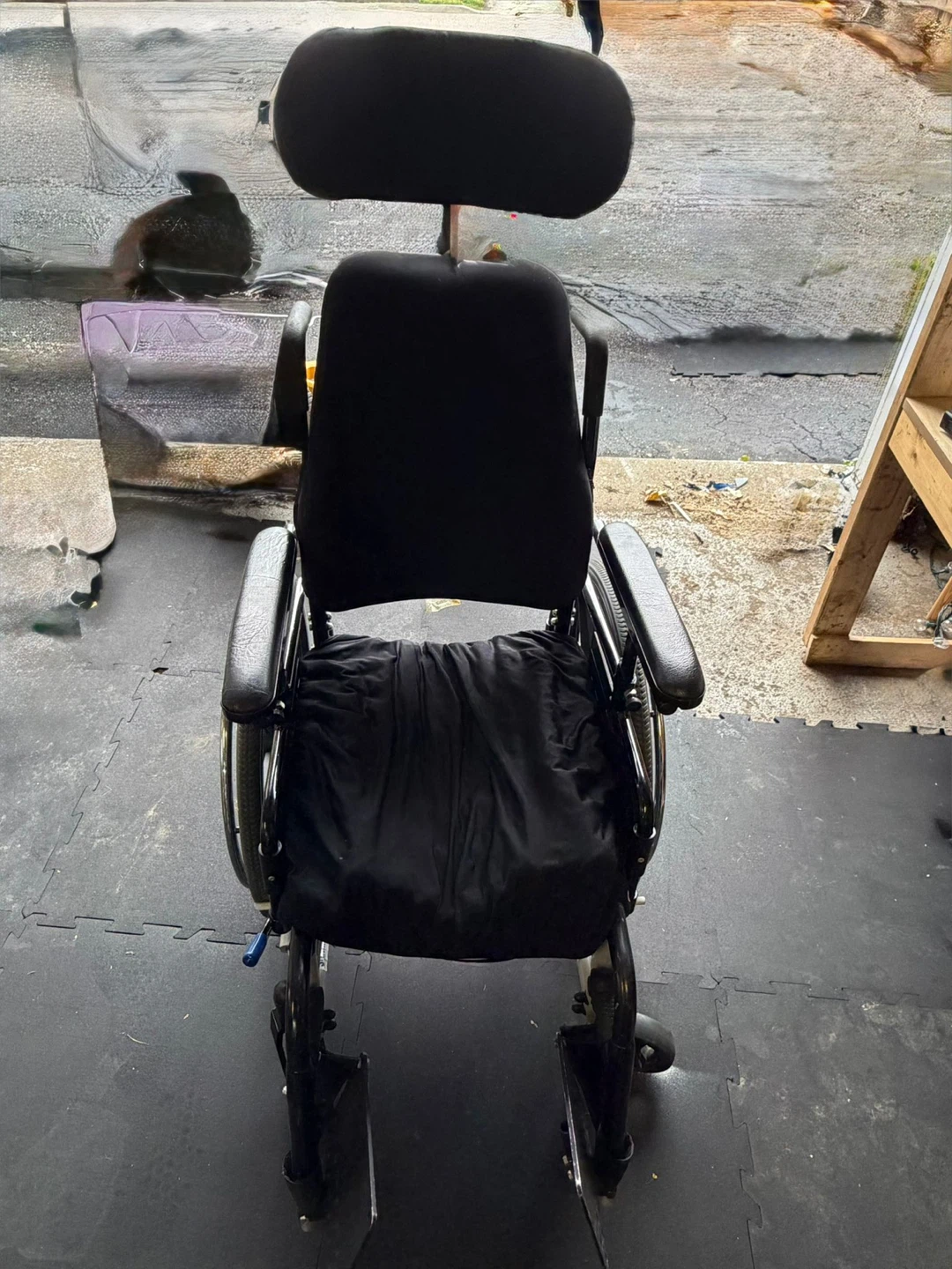 MI Shape Wheelchair with Headrest