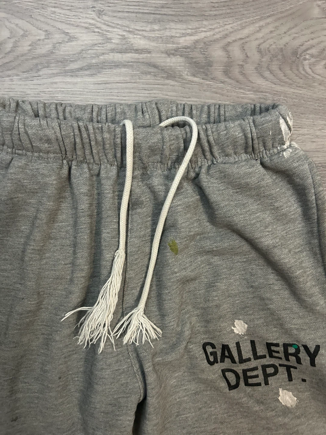 Grey gallery dept sweatpants (paint splatter) - photo 4