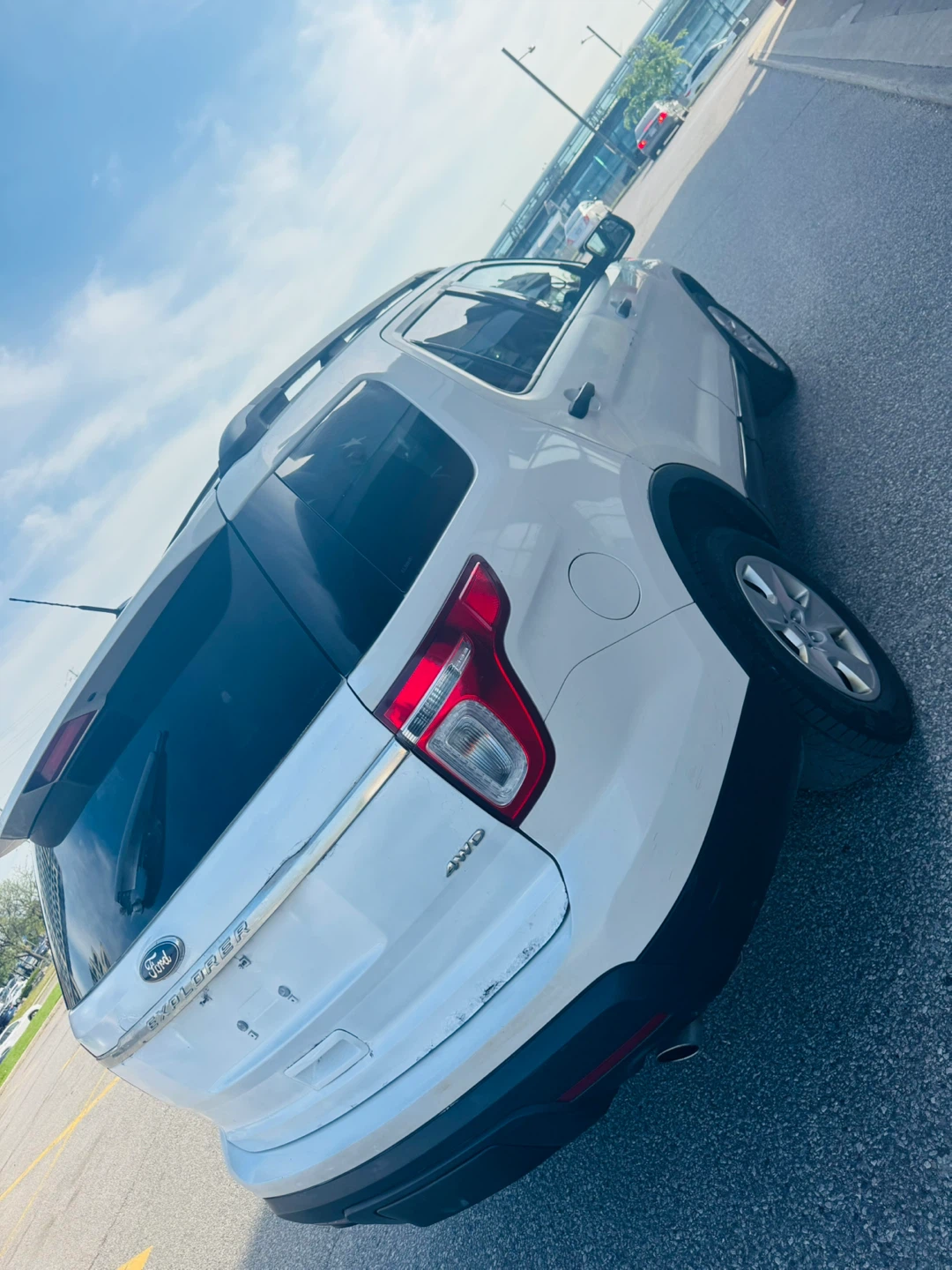 2011 Ford Explorer SUV AWD - photo 3
