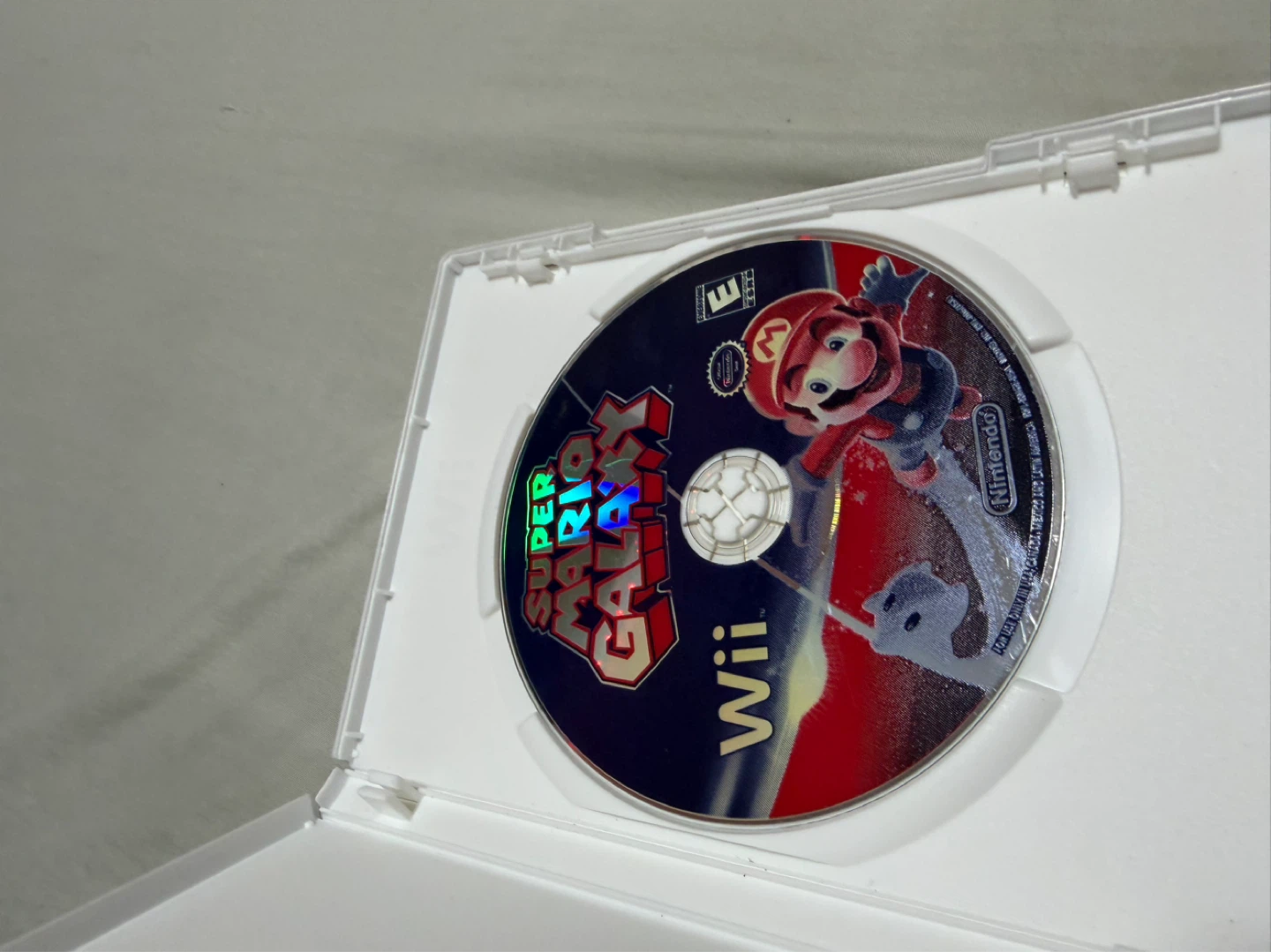 Nintendo Wii Super Mario Galaxy Game - photo 2