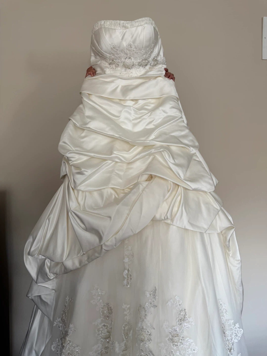 White Strapless Wedding Dress - photo 2
