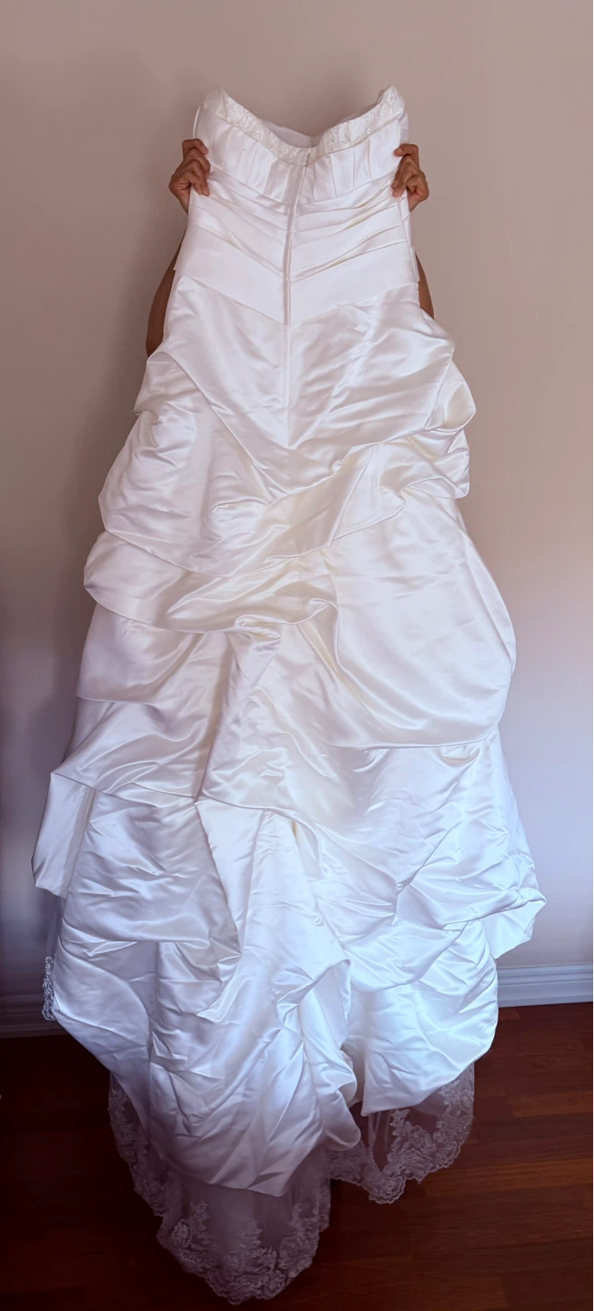 White Strapless Wedding Dress - photo 4