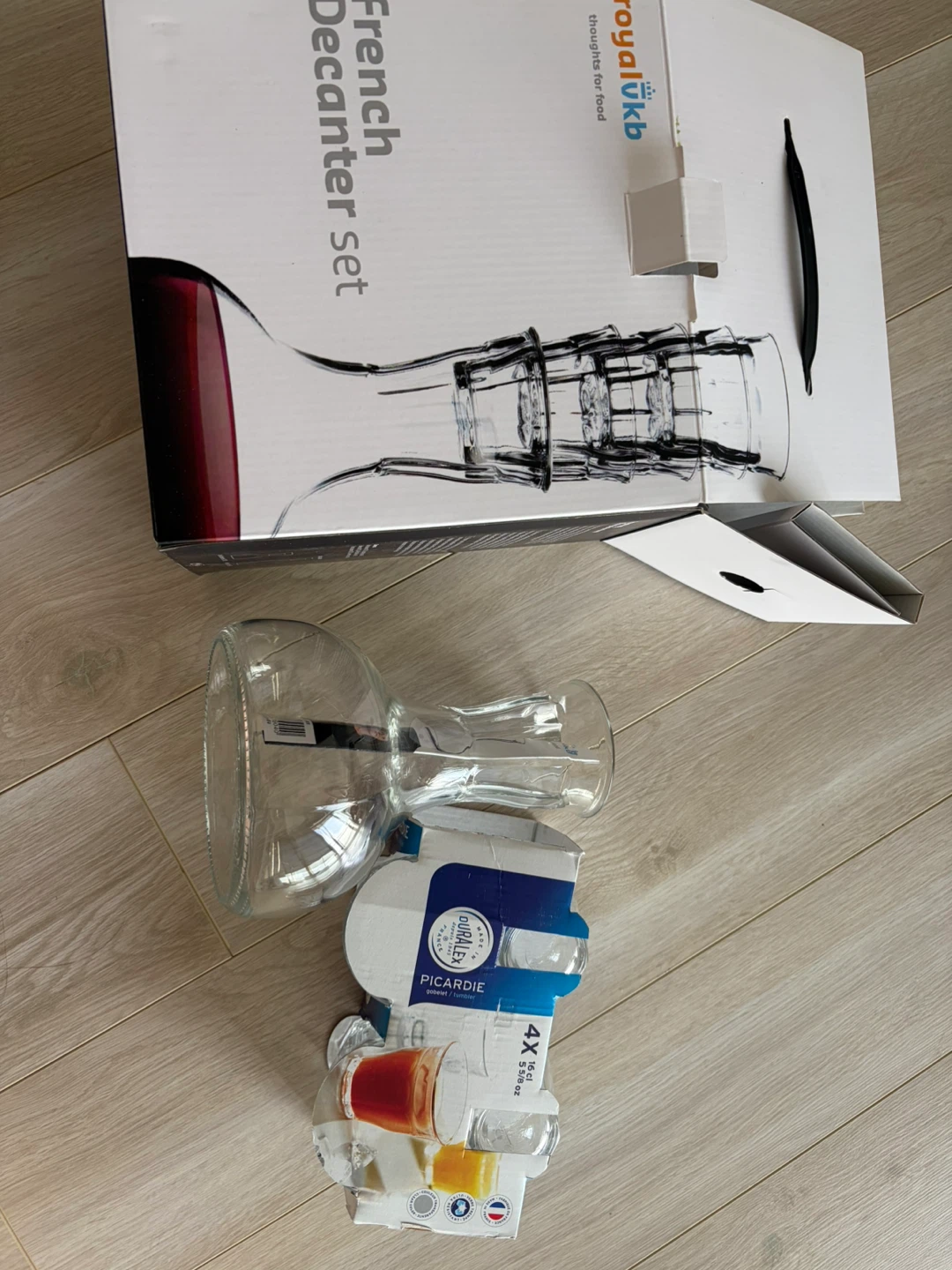 French Decanter Set with 4 Glasses - photo 2