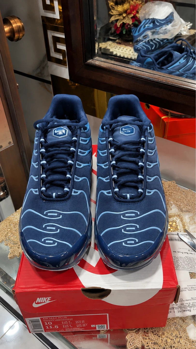 Nike Air Max Plus Men's Running Shoes Size 9.5, 10, 11 - photo 2