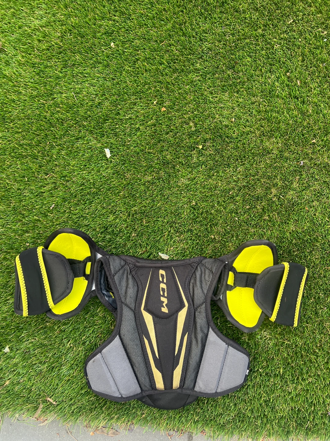 CCM ASV Pro Hockey Shoulder Pads - photo 2