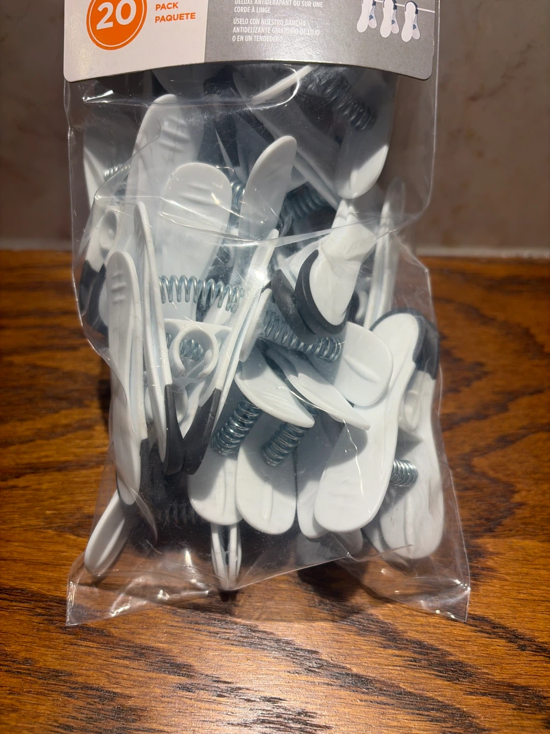 Neatfreak! 20 Pack Non-Slip Clothes Pegs - photo 2