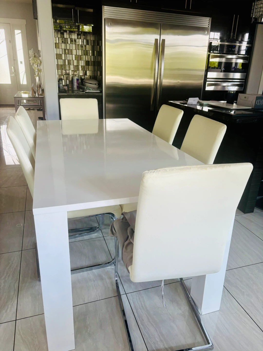 Glossy White Dining Table with 6 chairs