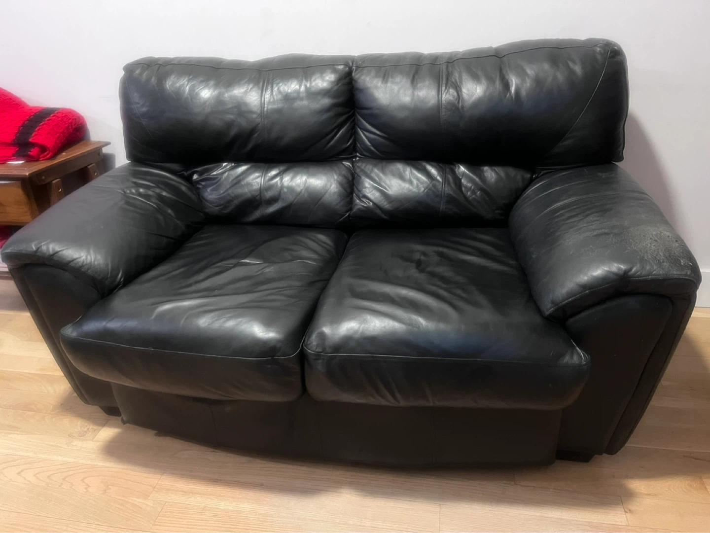 Black Leather Loveseat - photo 3