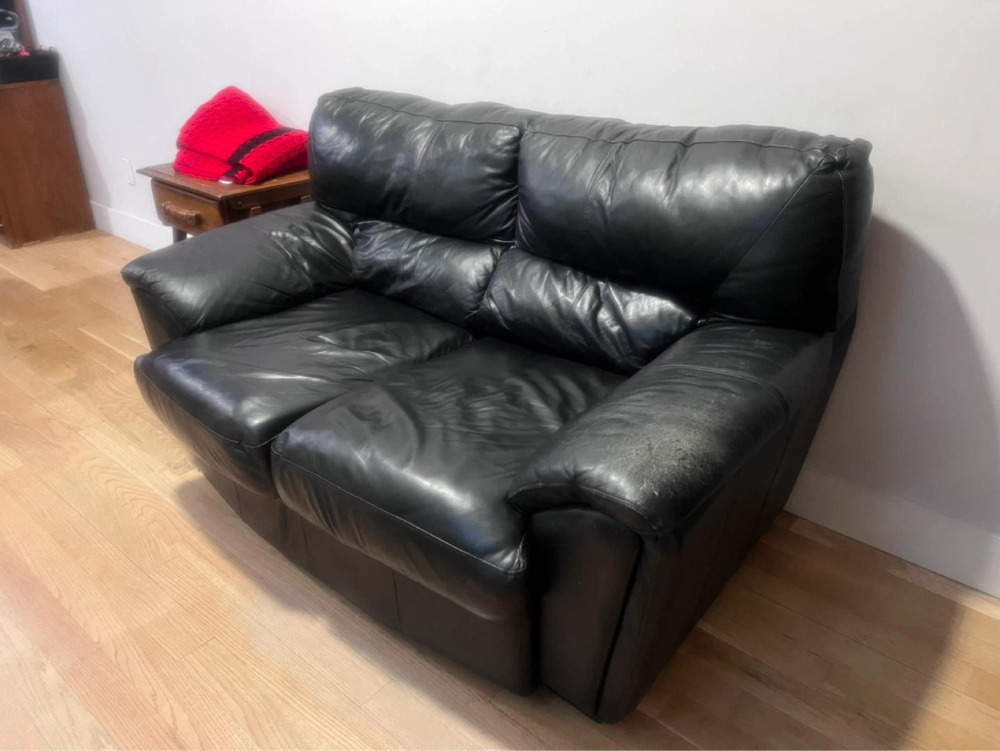 Black Leather Loveseat - photo 4