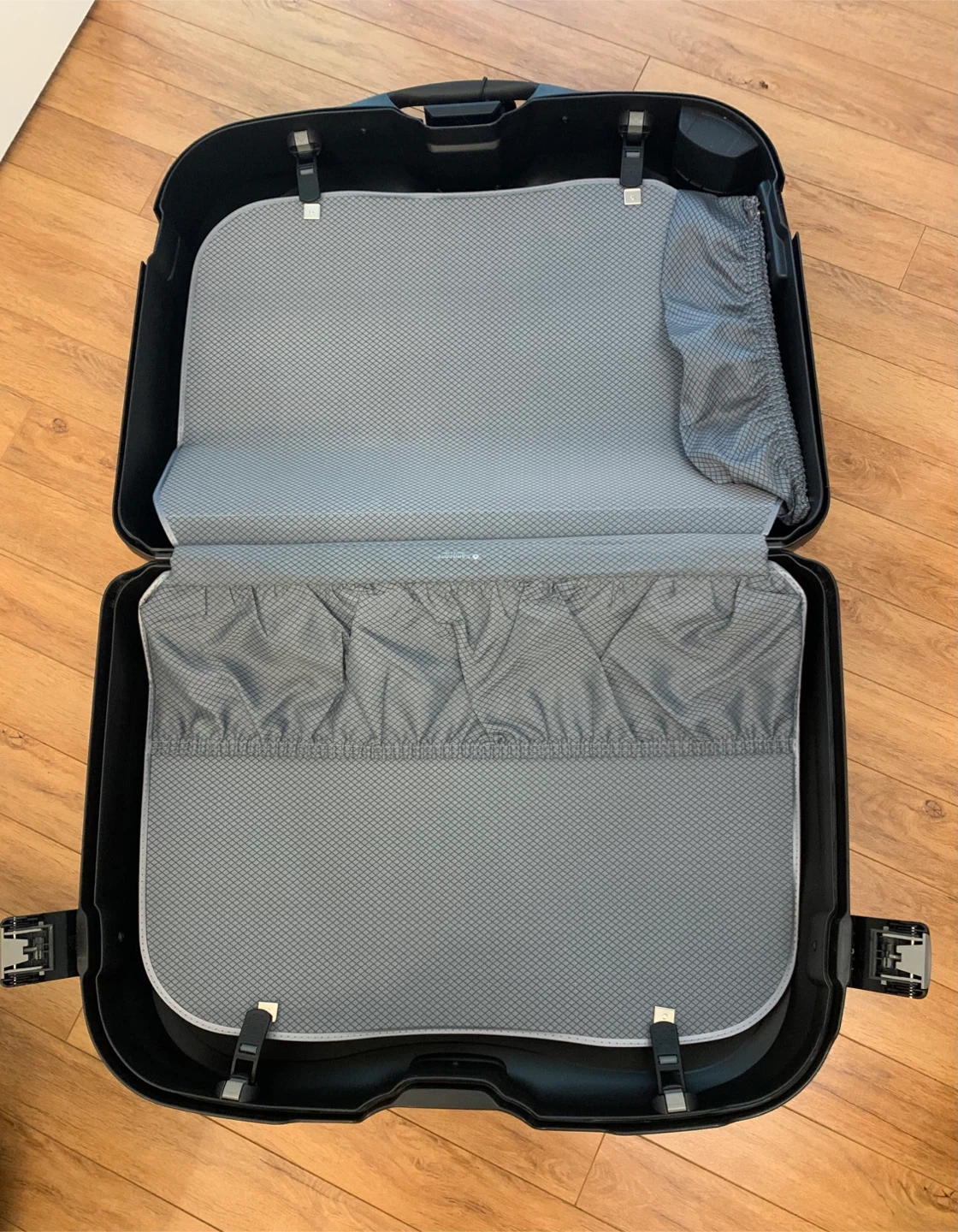 Samsonite Hard-Shell Suitcase - photo 4