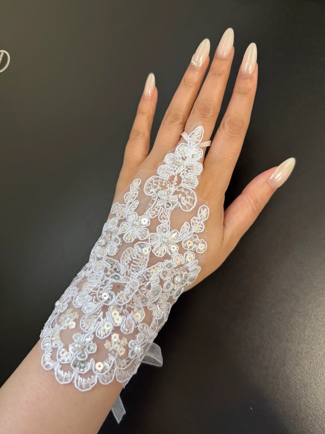 White Lace Fingerless Gloves with Sequins and Beads - photo 3