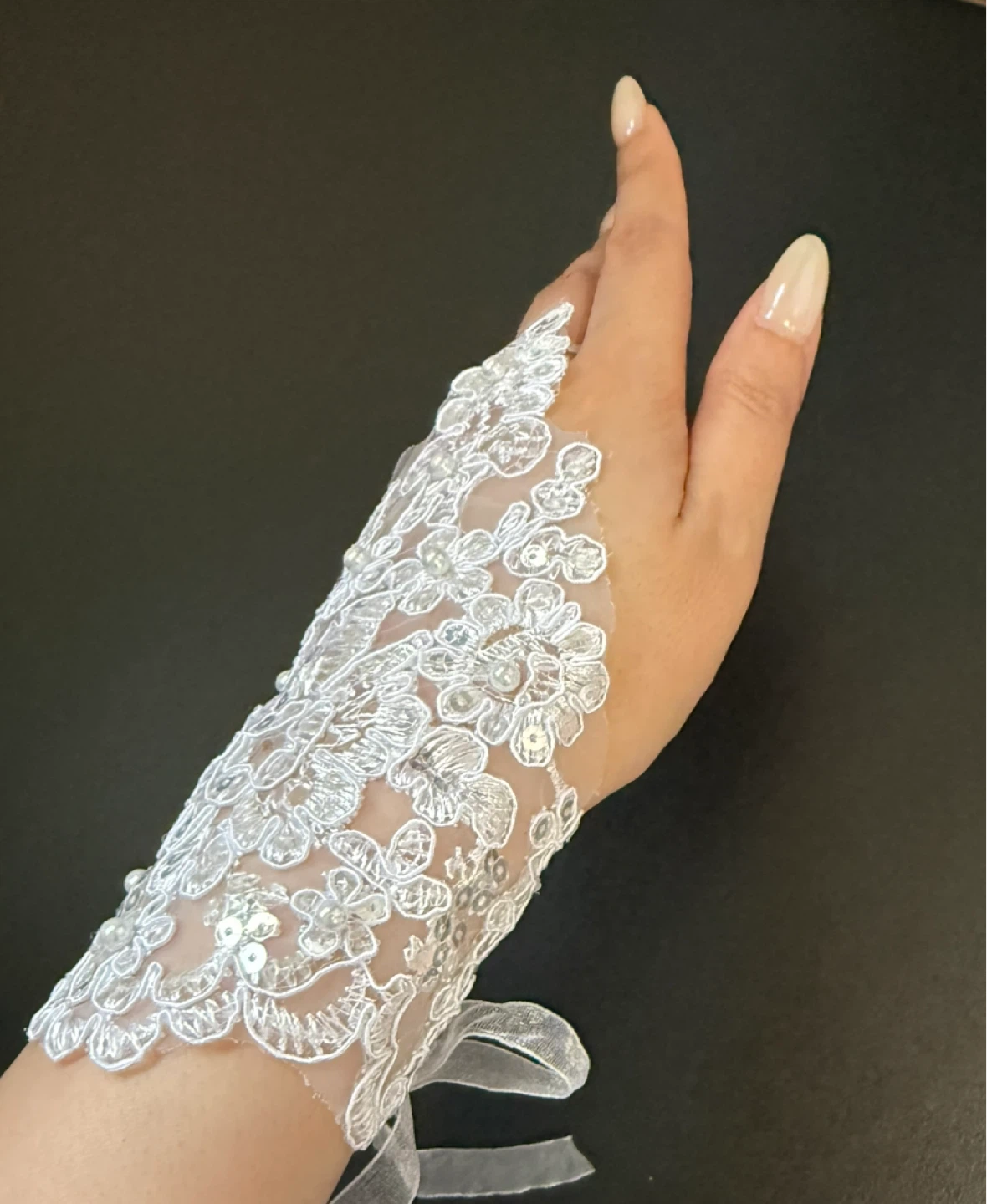 White Lace Fingerless Gloves with Sequins and Beads - photo 4