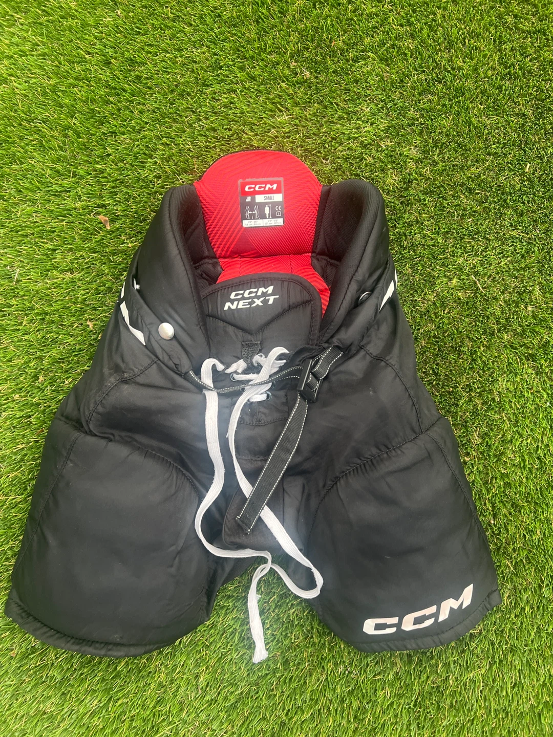 CCM NEXT Hockey Pants-junior small